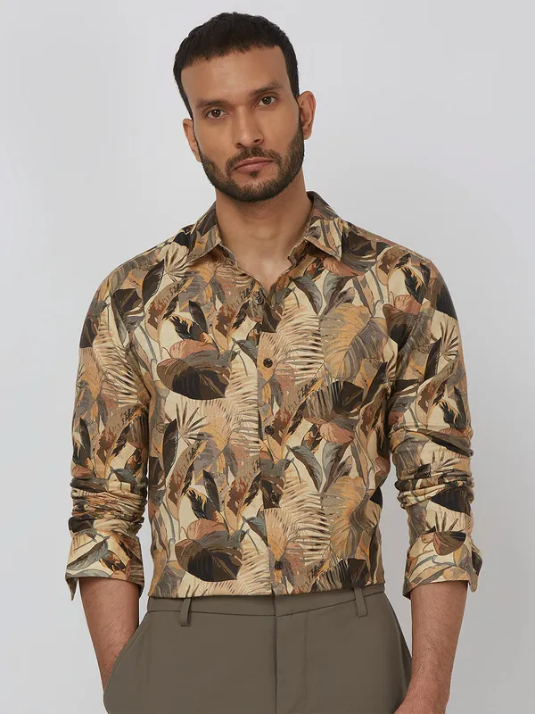 MUFTI printed brown shirt with cutaway collar