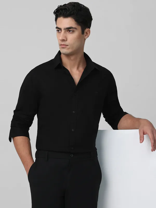 MUFTI solid black slim fit casual wear shirt for men