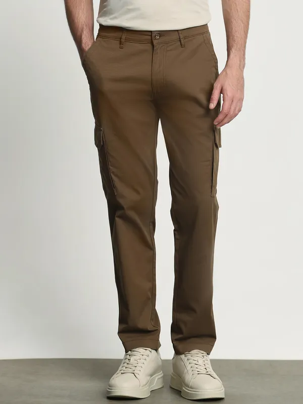 MUFTI solid brown cargo trouser for men