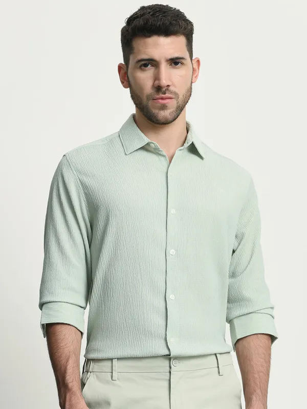 MUFTI solid textured green slim fit casual wear shirt