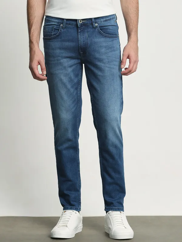 MUFTI washed sky blue ankle lenght fit jeans for men