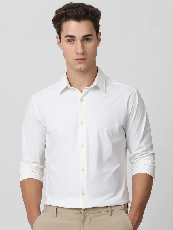 MUFTI white plain slim fit casual shirt
