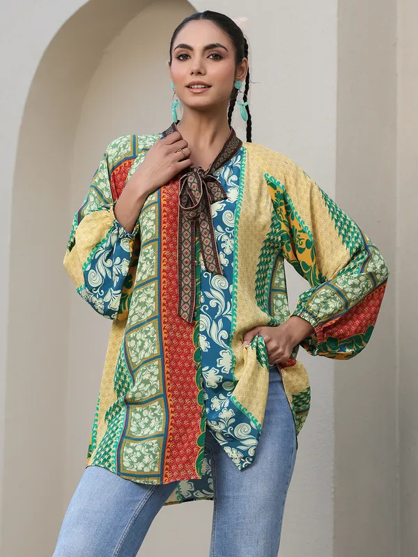 Multicolor crepe printed top