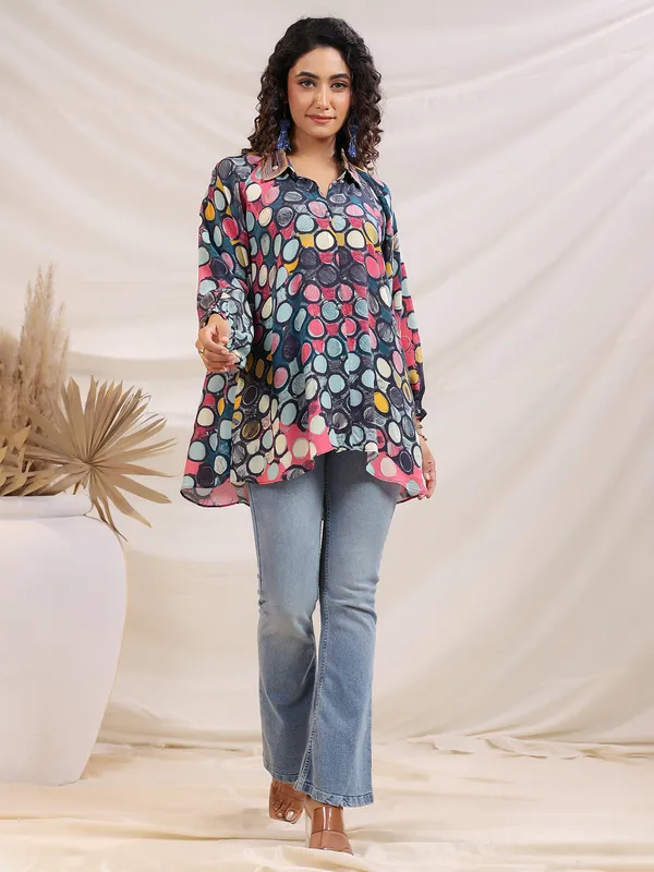 Multicolor printed top in crepe