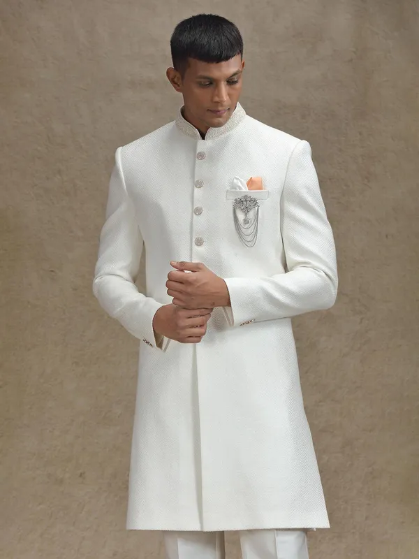 Off white jute fabricated zig zag patterned indo western