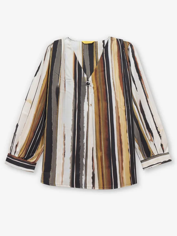 Off-white linen quarter sleeves printed top