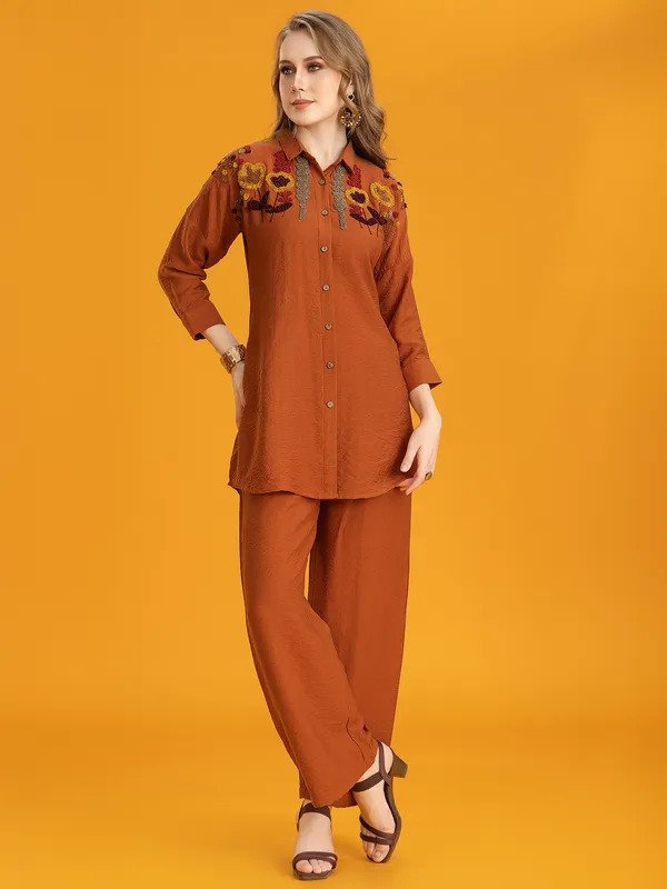 Peach silk co-ord set with thread embroidery
