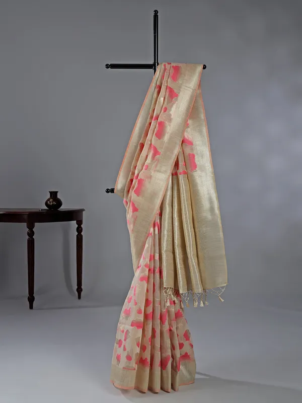 Pink and beige semi cotton elegant saree with printed desgin