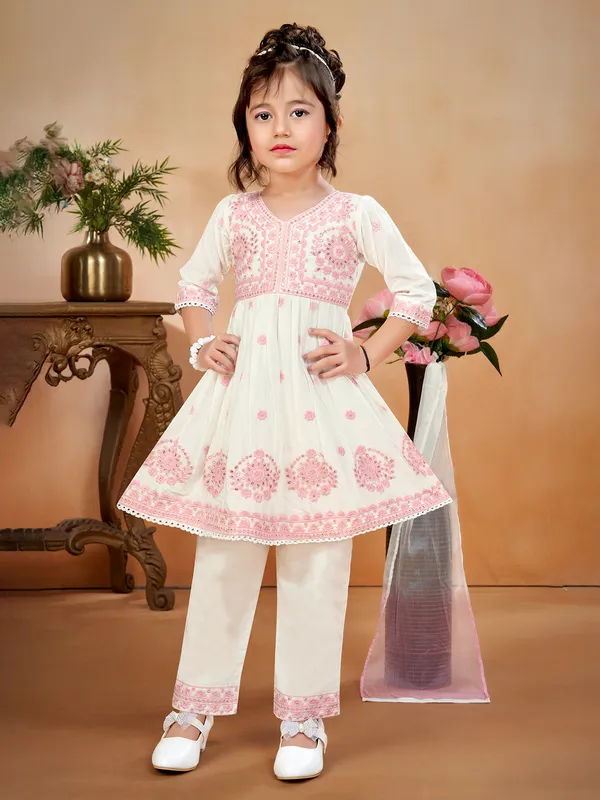 Pink and white cotton silk suit with V neckline