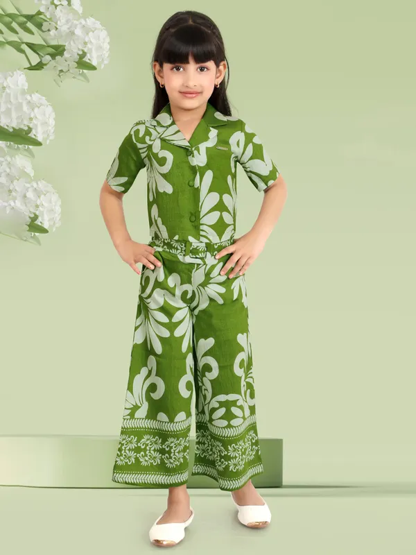 Printed green cotton co ord set for girls