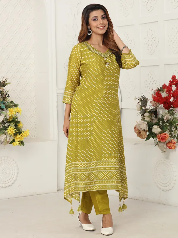 Printed olive kuerti set in russian silk