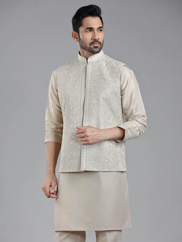 Radiant light khaki waistcoat set with fine craftsmanship