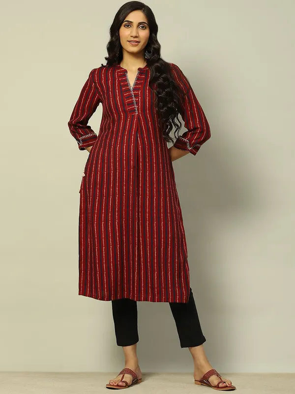 RANGRITI maroon cotton straight kurti