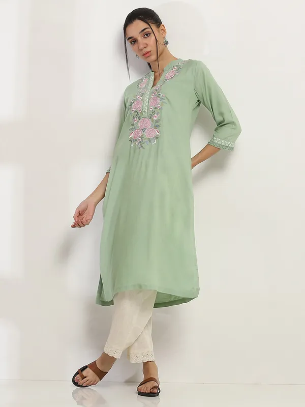 RANGRITI pista green cotton kurti