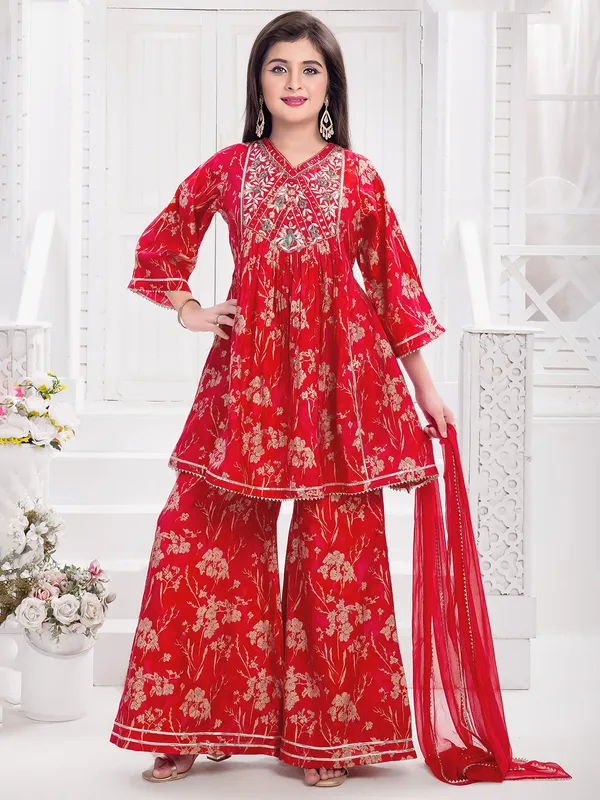 Red palazzo suit in cotton silk