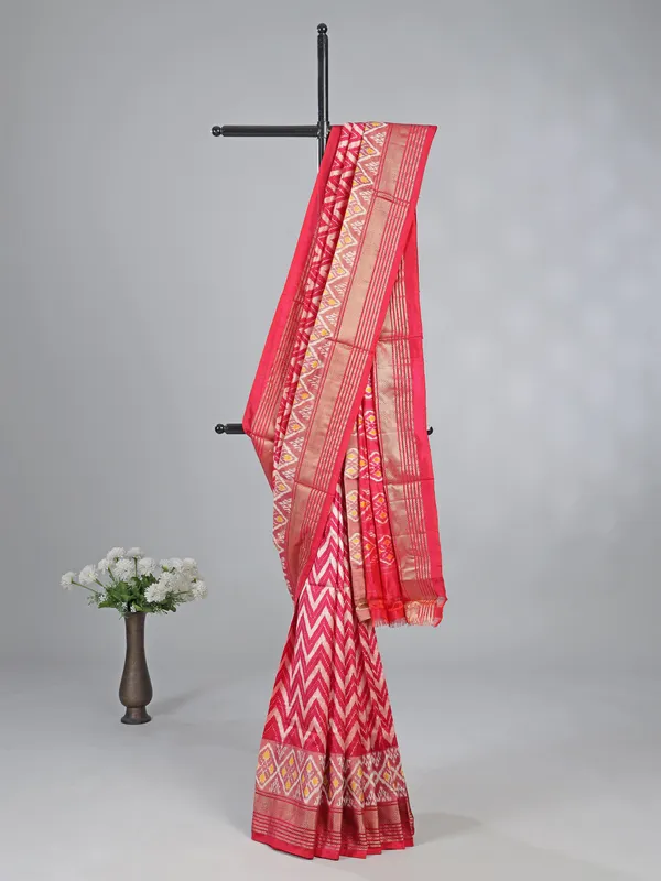Pink zigzag printed patola silk saree
