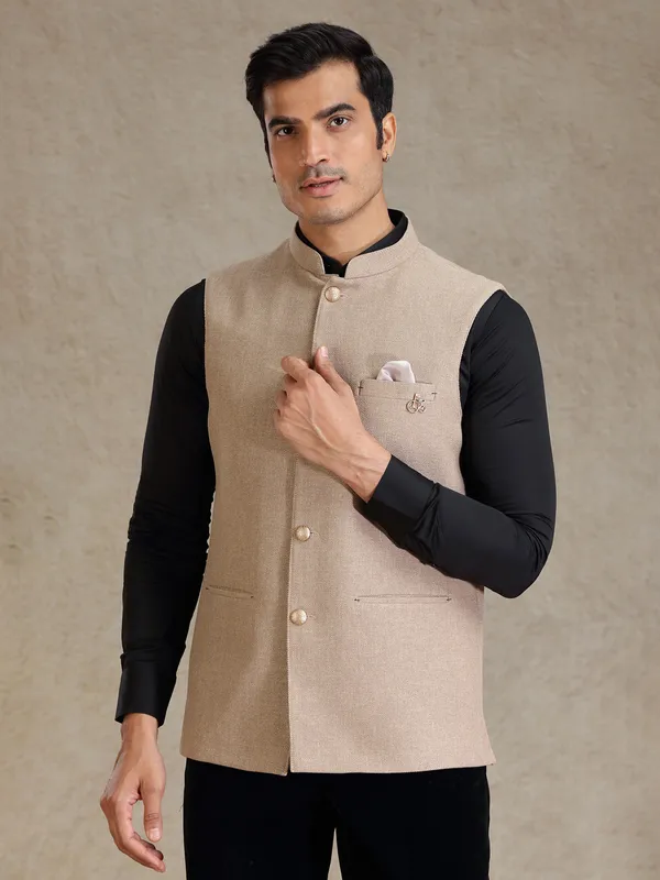 Solid khaki textured waistcoat for men