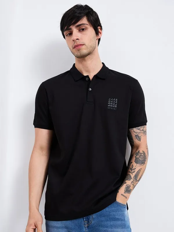 SPYKAR solid black cotton slim fit t-shir for men