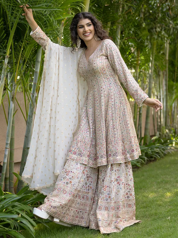 Stunning white palazzo suit in georgette