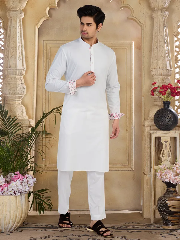 Trendy off-white plain cotton  Men Kurta pajama
