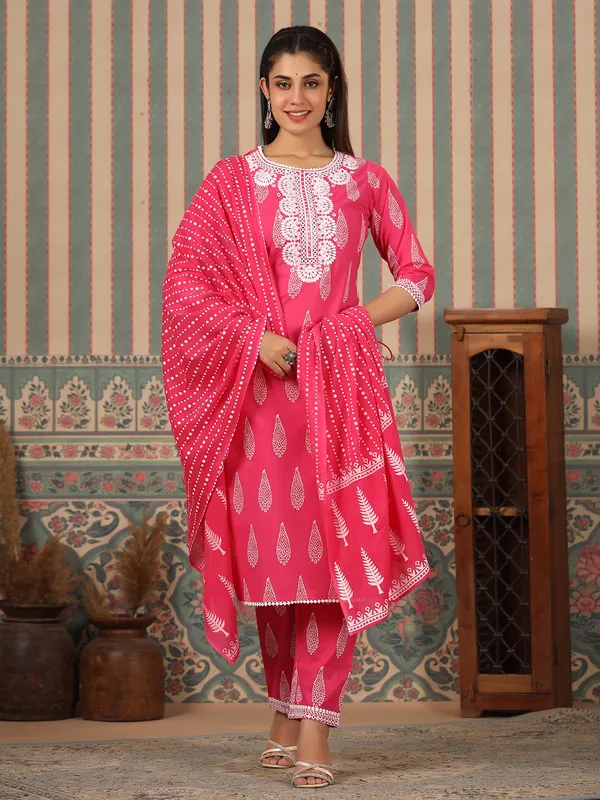 Trendy pink printed cotton kurti set