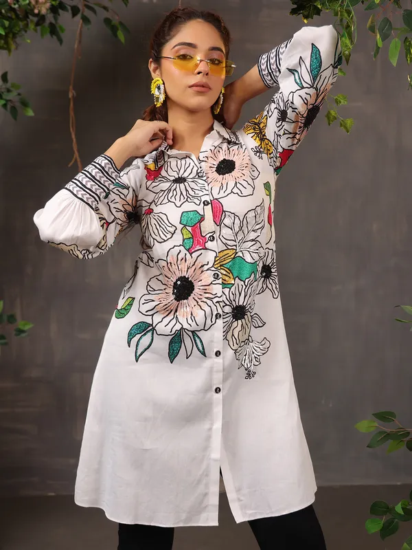 Trendy white cotton tunic top for casual