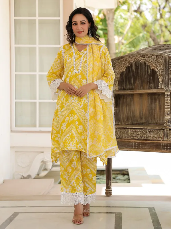 Trendy yellow printed kurti set