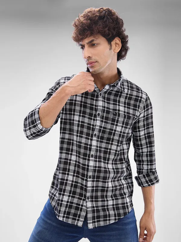SPYKAR pure cotton black checkered casual shirt