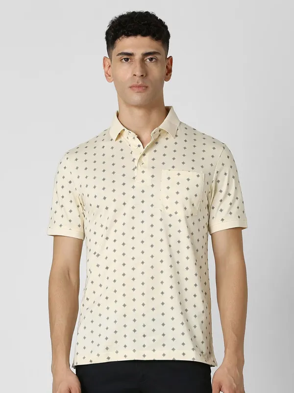 VAN HEUSEN printed cream cotton slim fit t-shirt