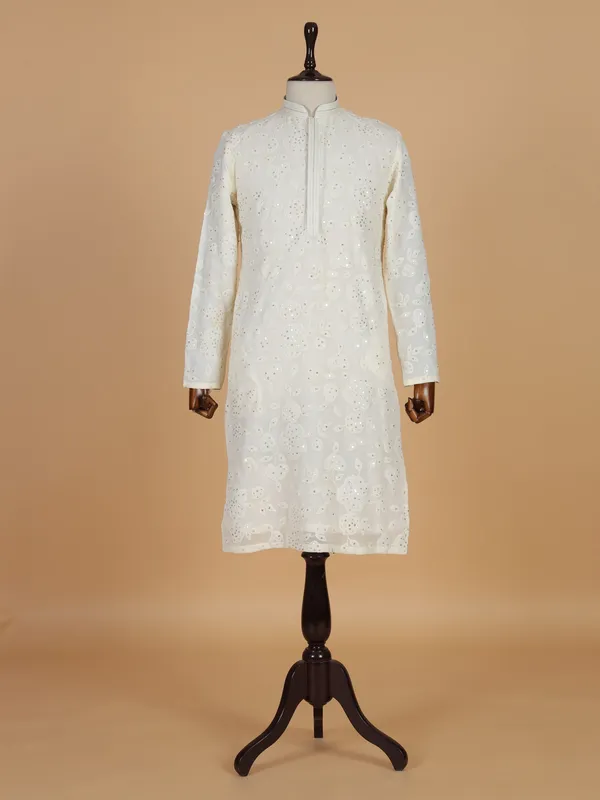 White cotton silk fesitve style kurta suit in embroidery