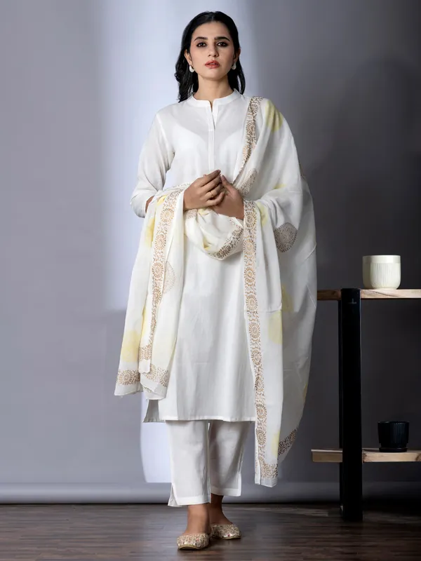 White kurti set for women in cotton for festive wear