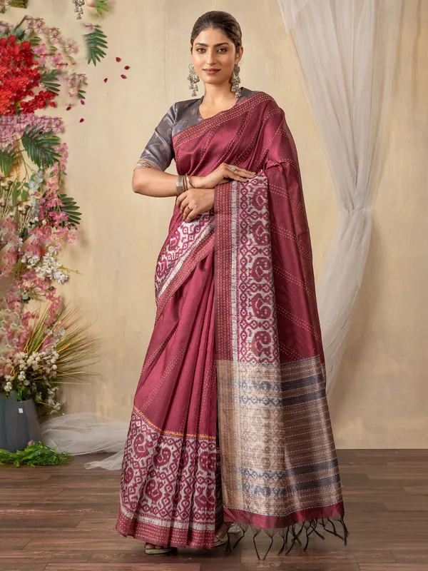 Wine shynthetics saree in printed