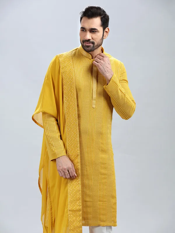 Yellow embroidery kurta set with dupatta for men