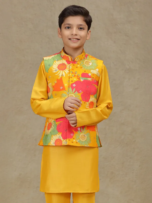 Yellow printed silk waistcoat set with sequins work