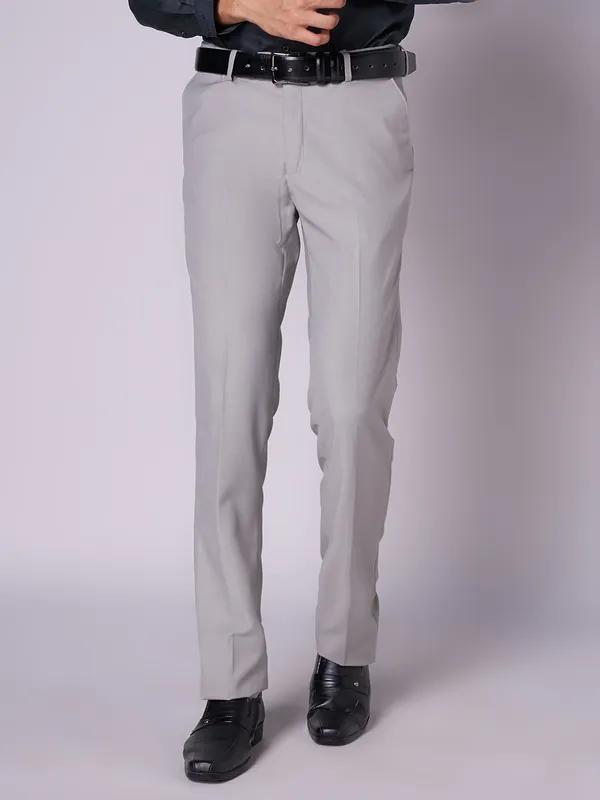 Inspiro Men Slim Fit Solid Formal Trouser