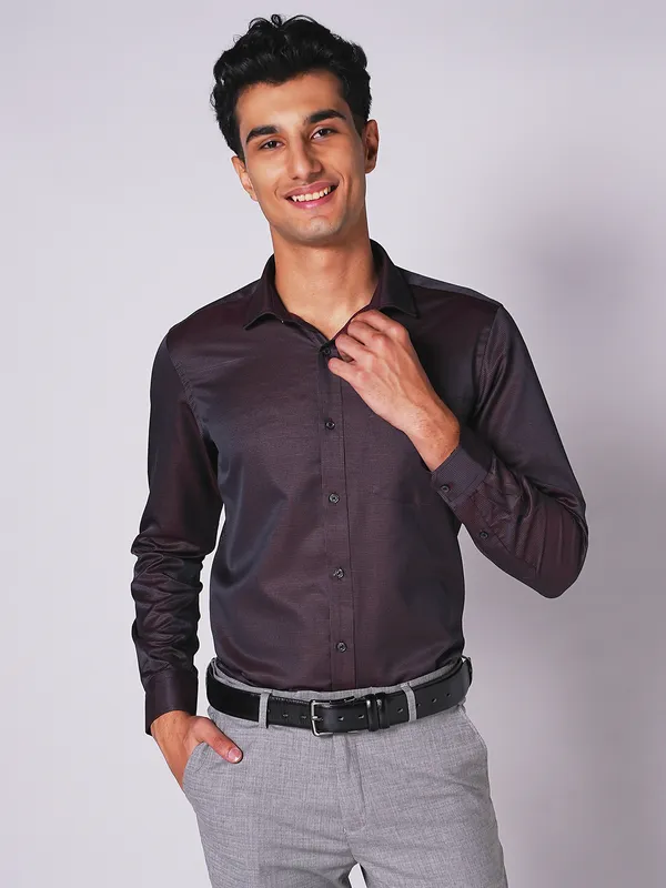 Shop Inspiro Men Slim Fit Checks Formal Shirt...