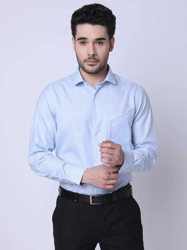 Shop Inspiro Men Slim Fit Printed Formal Shirt...