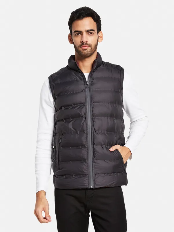 METTLE Men Black Reversible Longline Quilted Jacket