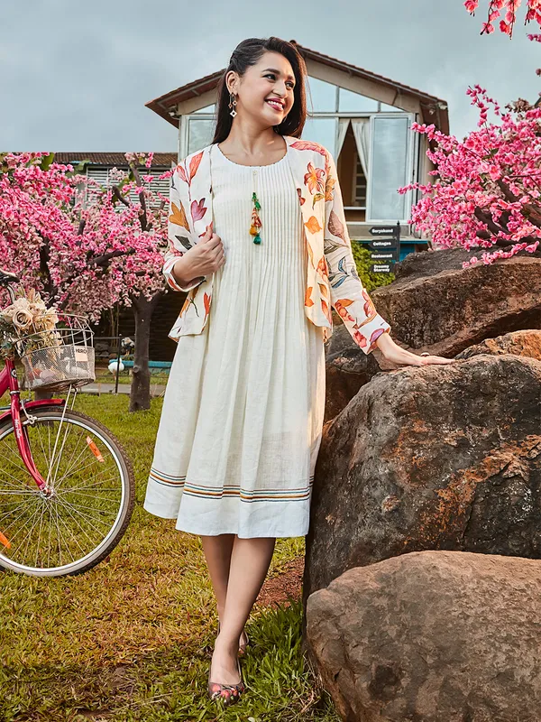 Off-White A-line Western Textured Kurti main image 1