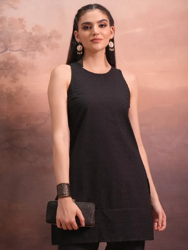 Buy Vishudh Black Embroidered Tunic Online - VNTN000666