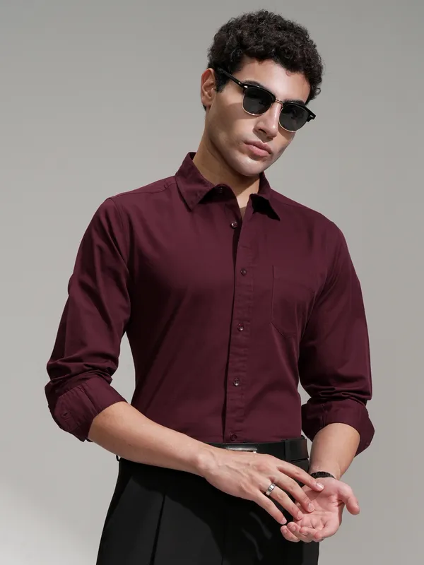 Buy Highlander Maroon Solid Slim Fit Casual Shirt Online HLSH022175