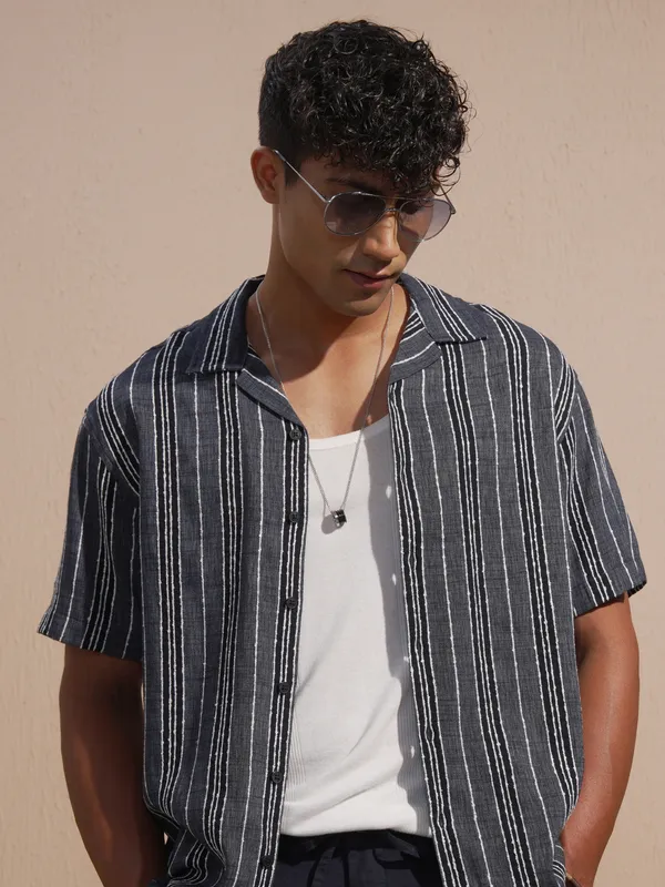 Connor Blue Distresed Printed Holiday Shirt