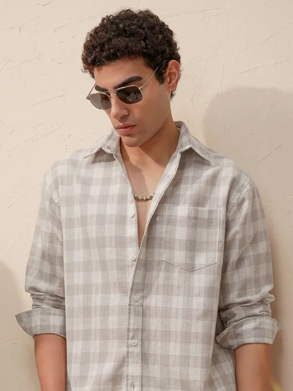 Buy Highlander Grey Checked Relaxed Fit Casual Shirt Online