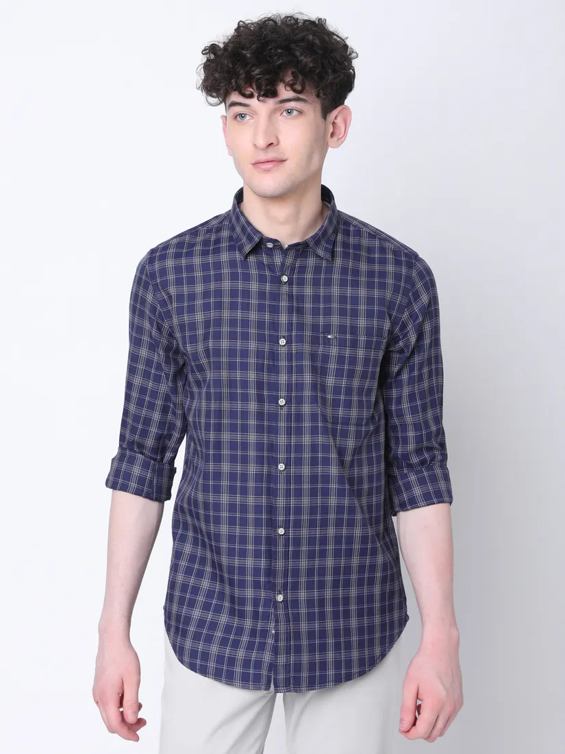 Mozzo Men Slim Fit Checkered Casual Shirt