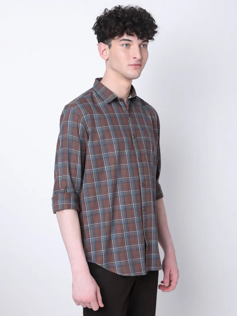 Mozzo Men Slim Fit Checkered Casual Shirt