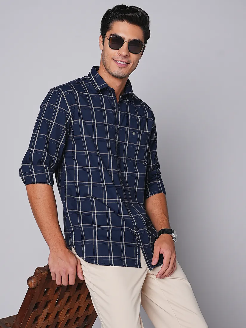 Oxemberg Men Slim Fit Checks Casual Shirt