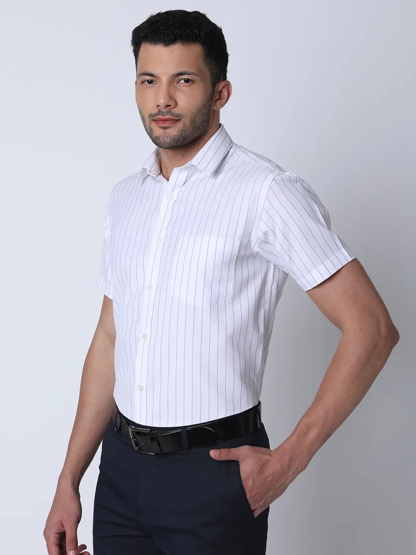 Oxemberg Men Regular Fit Stripes Shirt