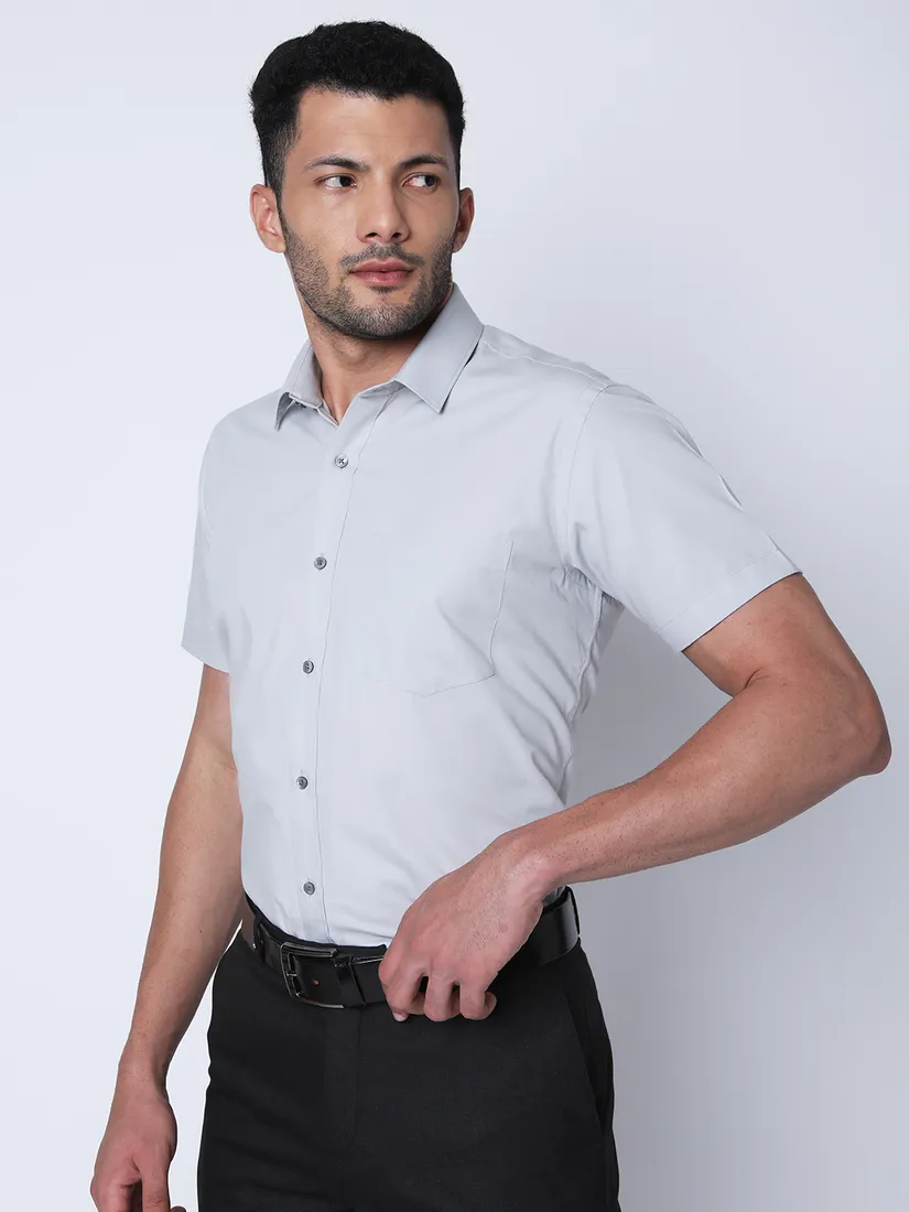 Oxemberg Men Regular Fit Solid Shirt