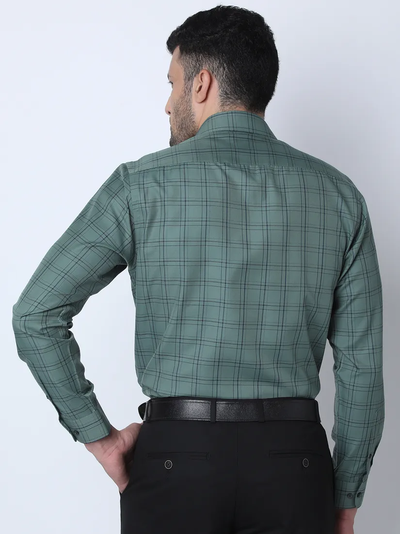 Oxemberg Men Slim Fit Checkered Formal Shirt