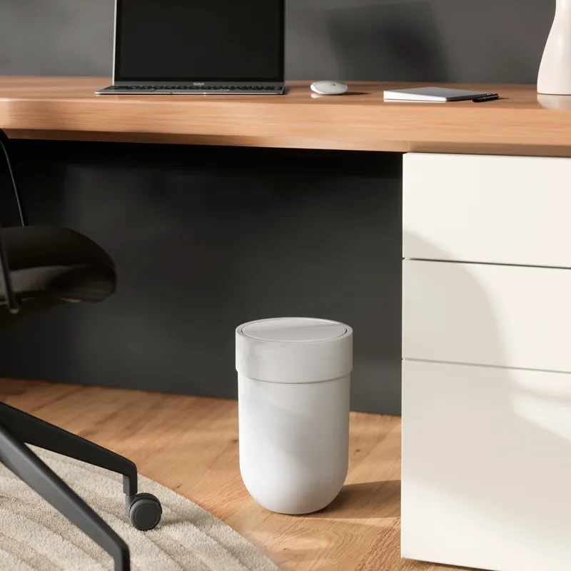TOUCH waste can with lid white